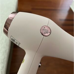 Beautiful Lange blow dryer in immaculate condition. Almost new.